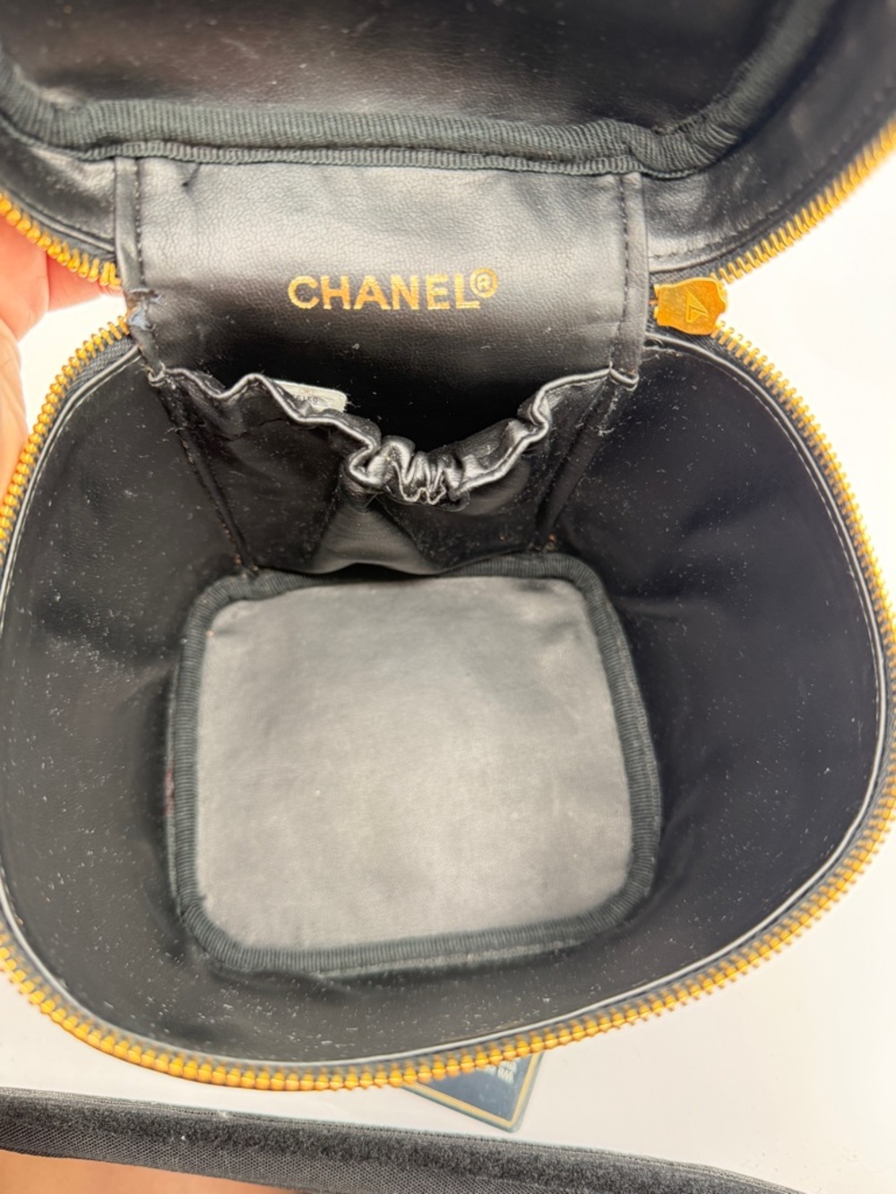 Vintage CHANEL Lambskin CC Logo Vanity Cosmetic Bag Handbag Black Gold with Card - Picture 15 of 16